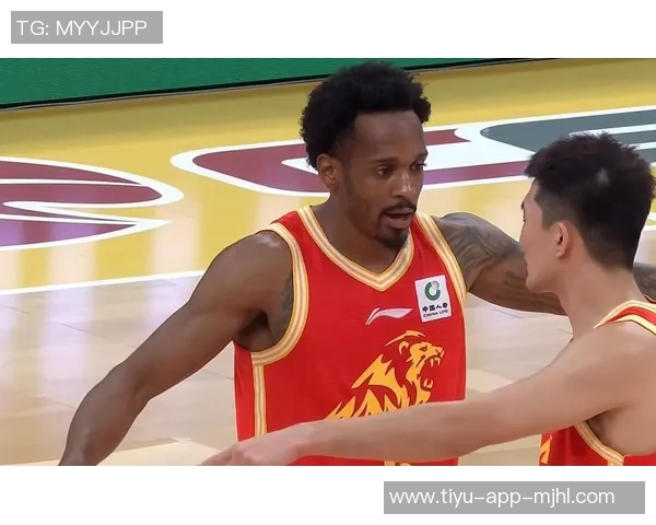 布朗在美国男篮落选后展现巅峰状态引发热议与期待